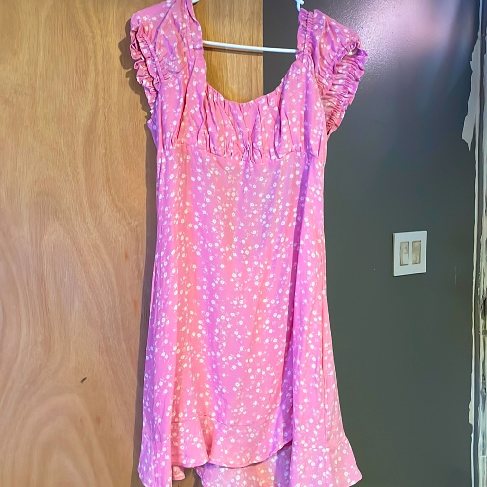 Size large brand new zipper backless pink floral dress! Tag still on